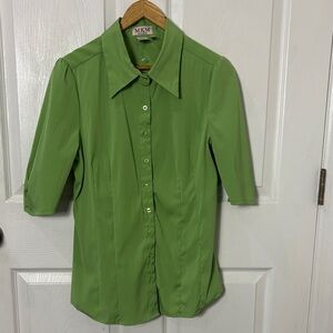 MKM designs Green stretch collar button down 1/2 sleeve size Large career wear